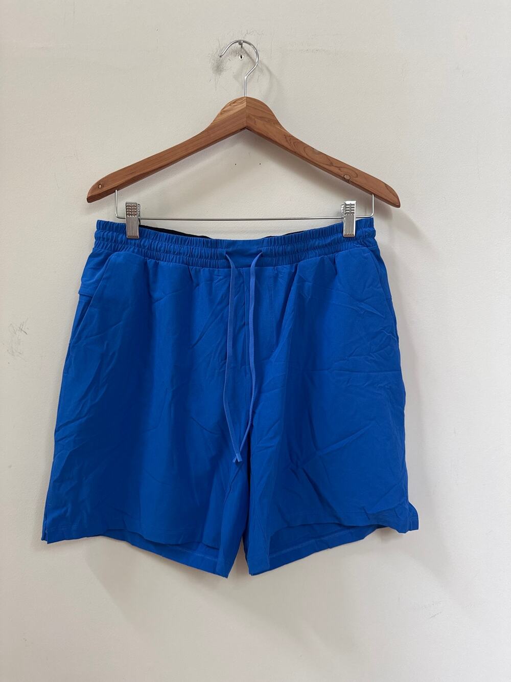 Lululemon Men's L Swim Trunks Pool Blue 7 Inch Inseam Mesh Liner Active Shorts